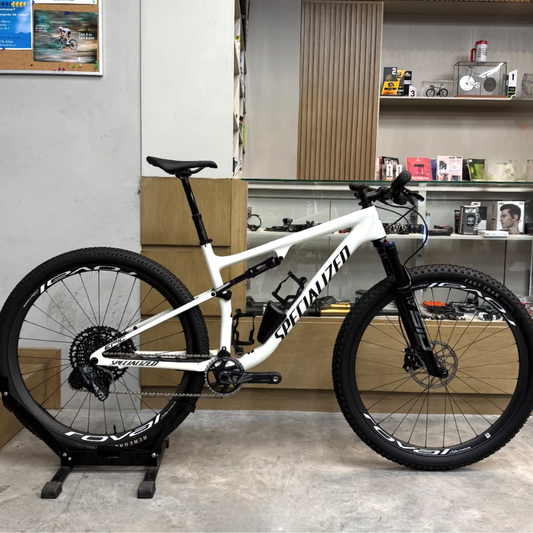 Epic Pro - SRAM X01 AXS, RockShox Ultimate BRAIN 2023