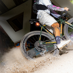 Luces KNOG Delantera Blinder 1400 y Trasera Cobber